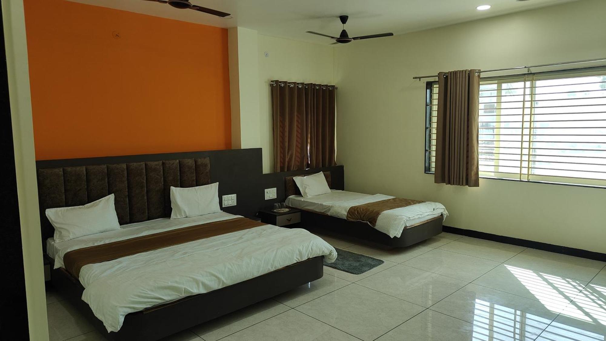 Yashomati Hotel Maheshwar Luaran gambar