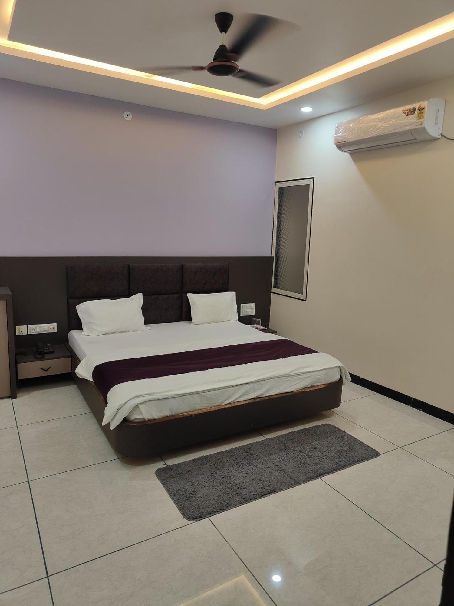 Yashomati Hotel Maheshwar Luaran gambar