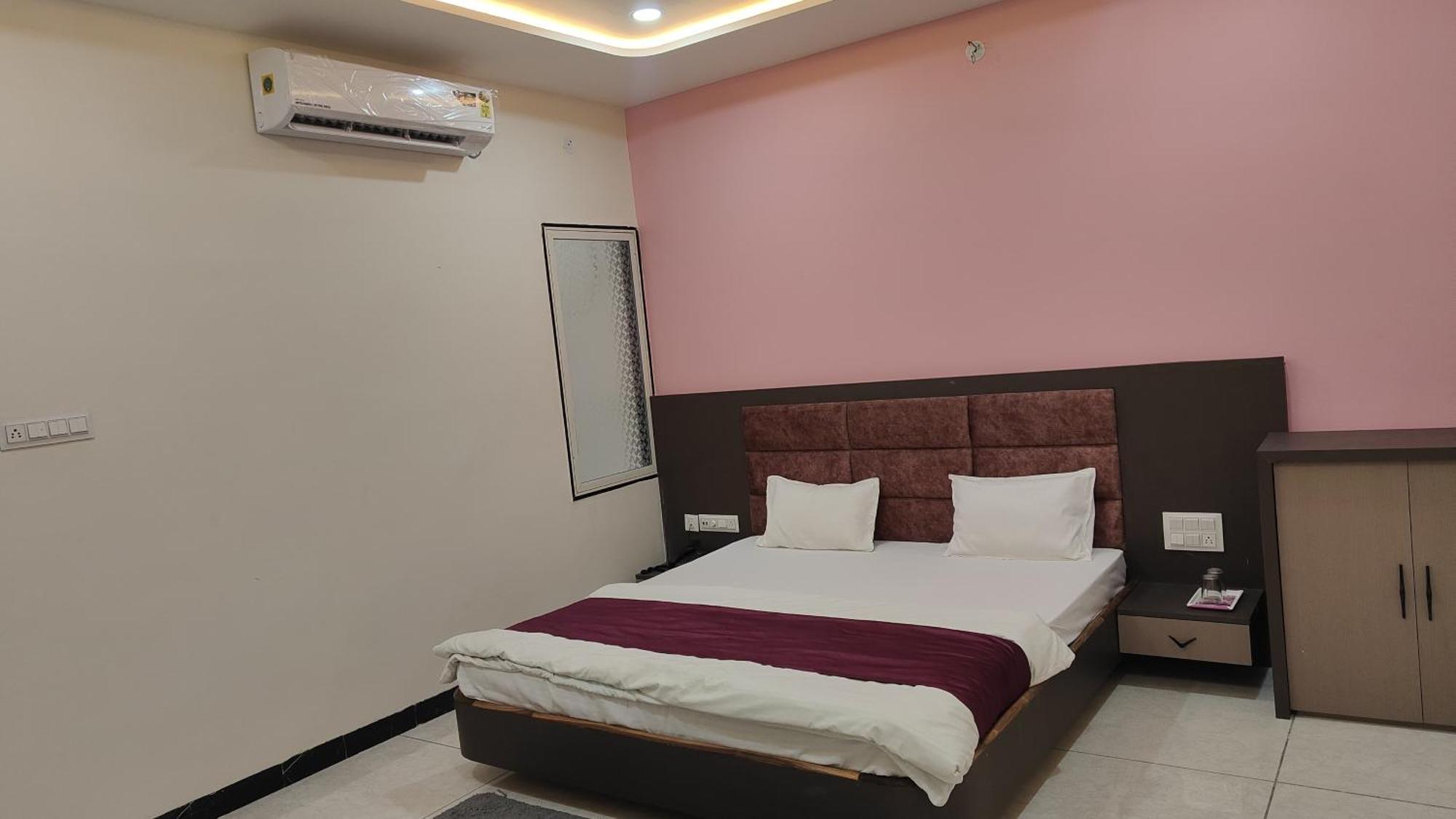 Yashomati Hotel Maheshwar Luaran gambar