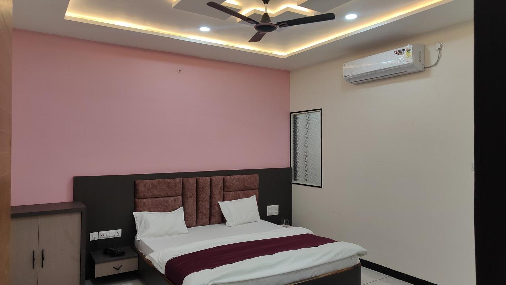 Yashomati Hotel Maheshwar Luaran gambar