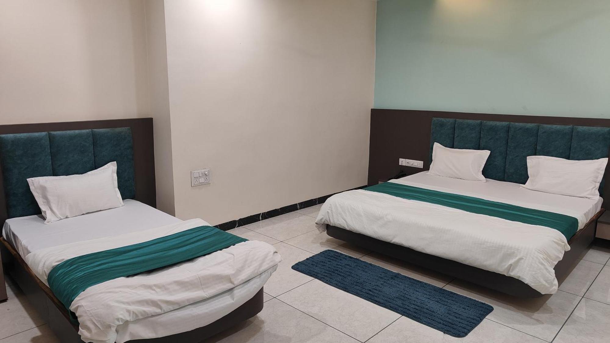 Yashomati Hotel Maheshwar Luaran gambar